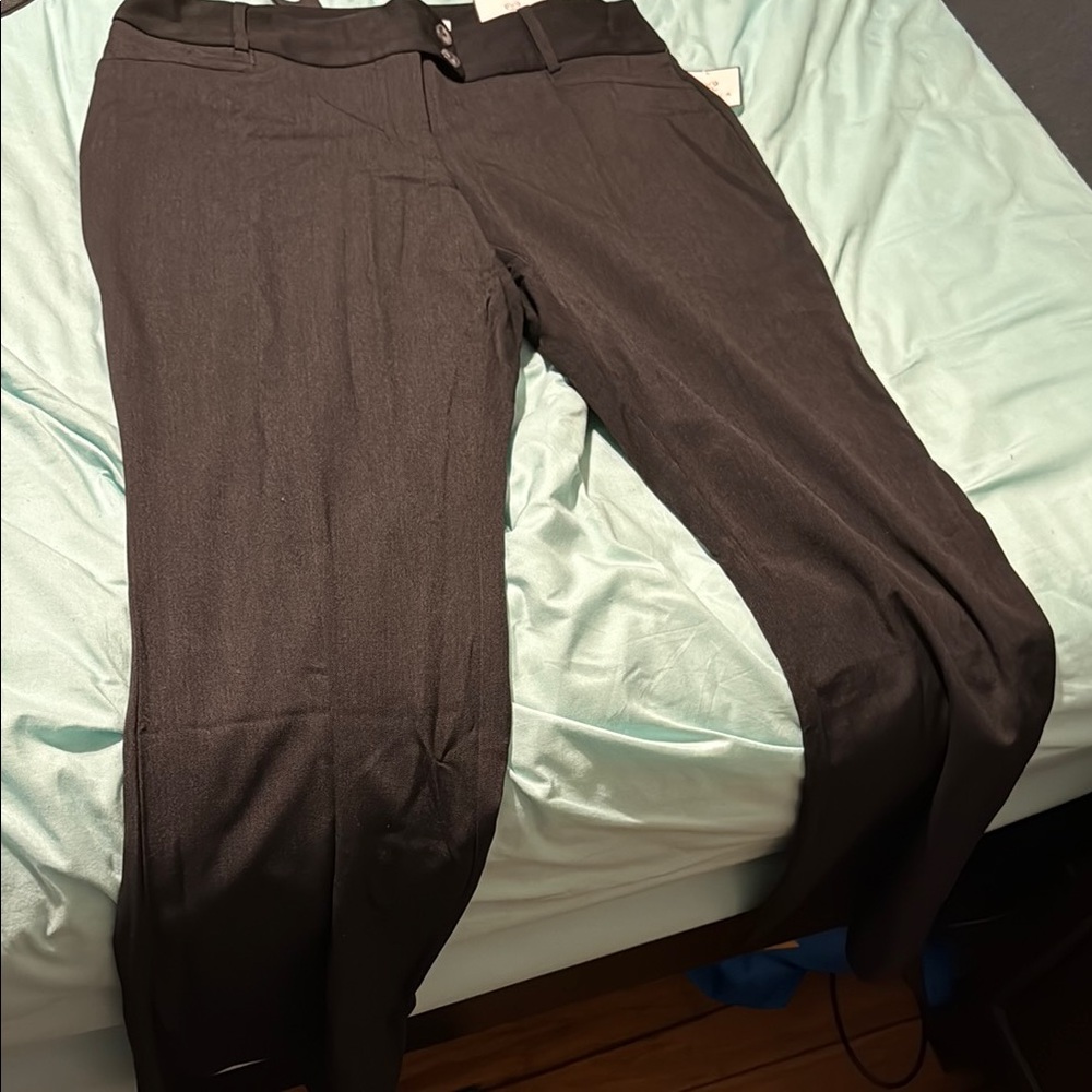 Rafaella Black Pantsuit Classic Straight-Leg Design